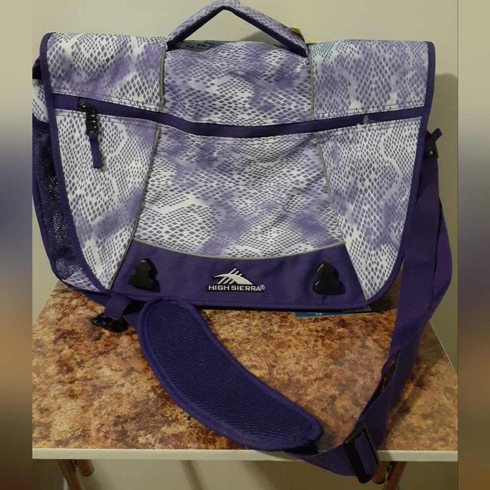 High Sierra Messenger Bag Adjustable Strap NWOT